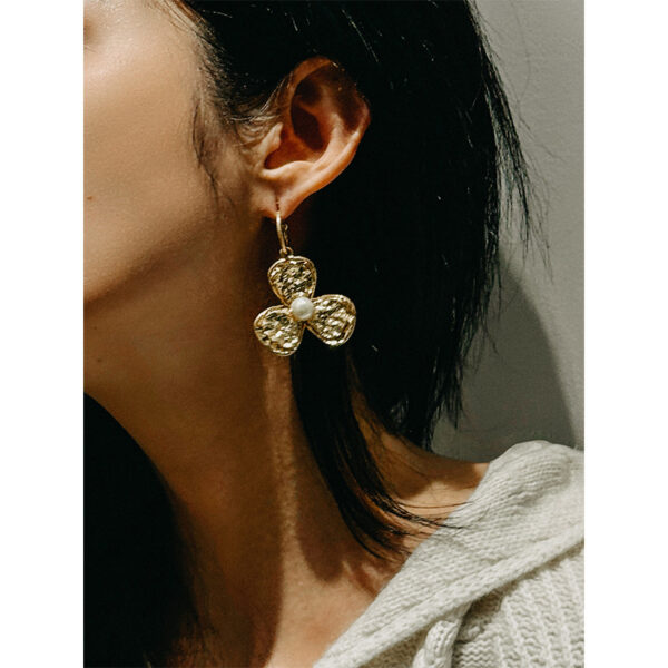 #148 Fashionable and high-end necklace, retro, exaggerated and individual design, court-style petal collar, earrings and necklace - Image 6