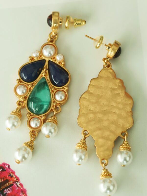 #105 Fashionable and high-end, versatile pearl tassel earrings, personalized designer retro earrings - Image 5
