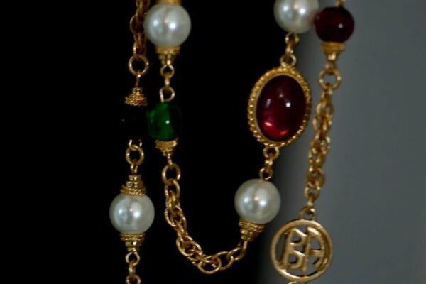 #123 Fashionable, simple and high-end necklace, retro and light luxury style necklace, multi-color glass personalized design necklace, pearl elegant necklace - Image 7