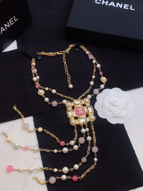 #134 Fashionable, simple and high-end necklace with unique design, retro glass pearl pink necklace - Image 2