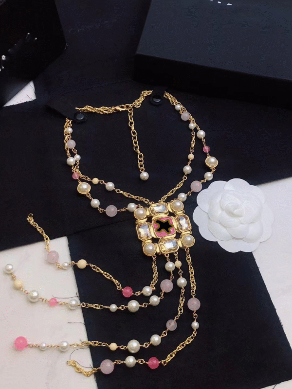 #134 Fashionable, simple and high-end necklace with unique design, retro glass pearl pink necklace - Image 3