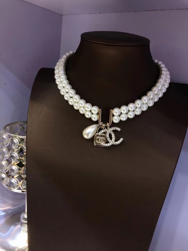 #139 Fashionable, simple and high-end pearl necklace with unique design and retro style - Image 2