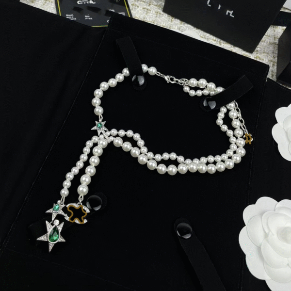 #135 Fashionable, simple and high-end necklace with unique design, retro glass pearl green necklace - Image 4