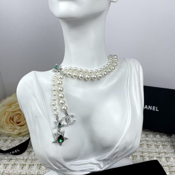 #135 Fashionable, simple and high-end necklace with unique design, retro glass pearl green necklace - Image 2