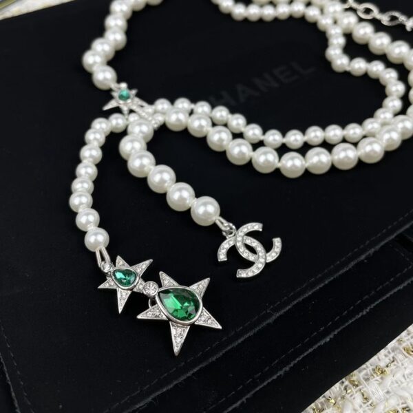 #135 Fashionable, simple and high-end necklace with unique design, retro glass pearl green necklace - Image 5