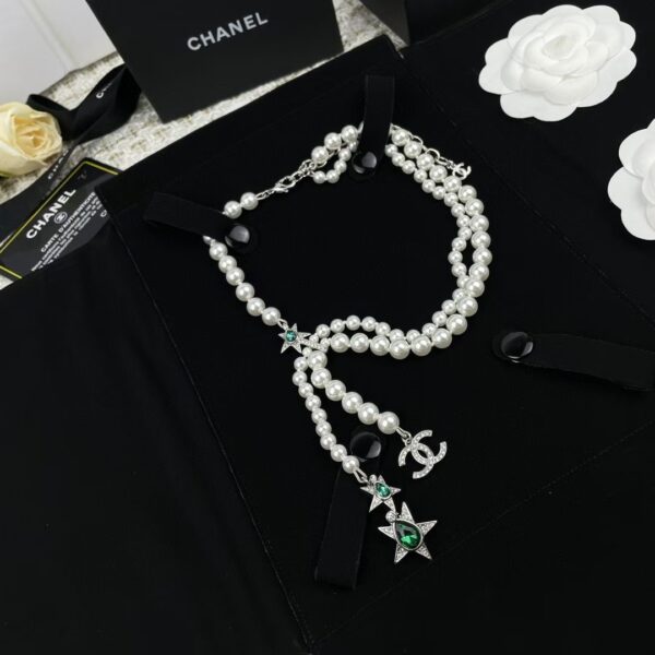 #135 Fashionable, simple and high-end necklace with unique design, retro glass pearl green necklace - Image 8