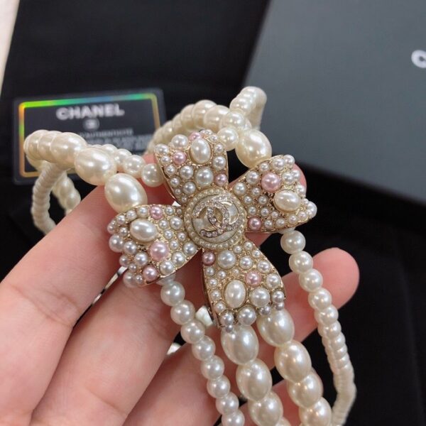 #136 Fashionable, simple and high-end long tassel necklace with unique design and retro glass pearl necklace - Image 12