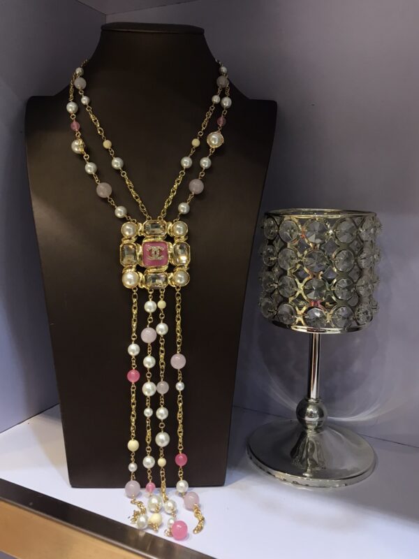 #134 Fashionable, simple and high-end necklace with unique design, retro glass pearl pink necklace