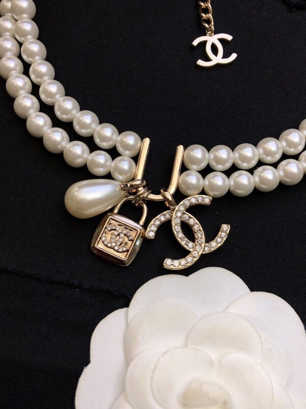 #139 Fashionable, simple and high-end pearl necklace with unique design and retro style - Image 5