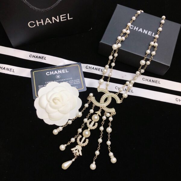 #142 Fashionable, exaggerated and high-end necklace with personalized design, retro classic pearl necklace - Image 2