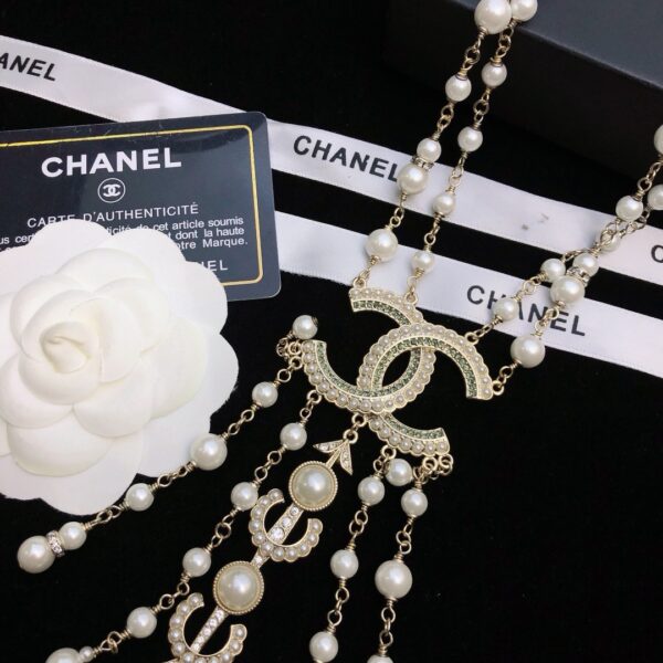 #142 Fashionable, exaggerated and high-end necklace with personalized design, retro classic pearl necklace - Image 5