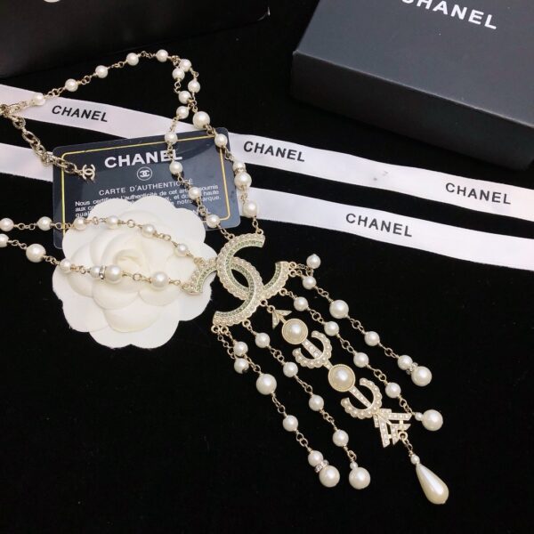 #142 Fashionable, exaggerated and high-end necklace with personalized design, retro classic pearl necklace - Image 9