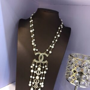 #142 Fashionable, exaggerated and high-end necklace with personalized design, retro classic pearl necklace