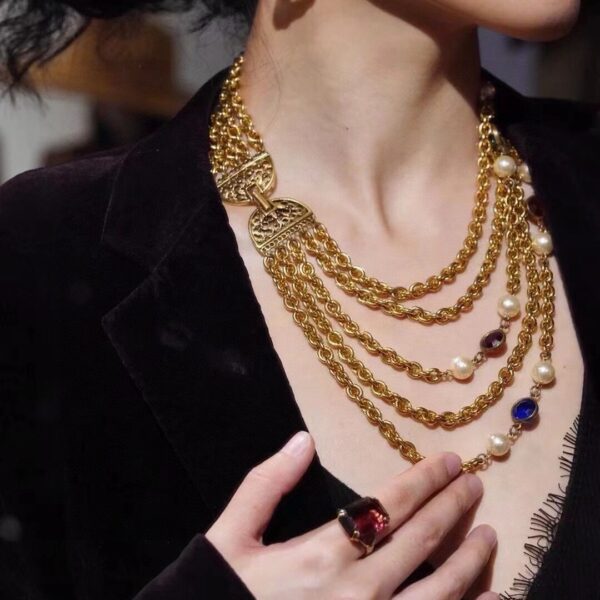 #130 Fashionable, simple and high-end necklace with unique design, retro multi-layer crystal glass pearl necklace