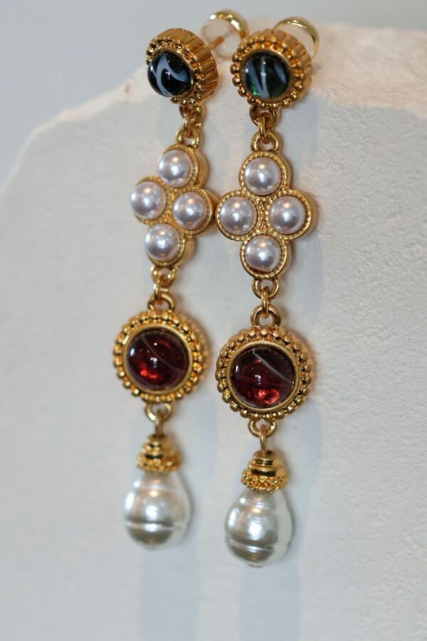 #143 Fashionable High-end Necklace with Unique design, retro court style, classic pearl and glass necklace - Image 9