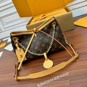 #157 M13014 Classic handbag