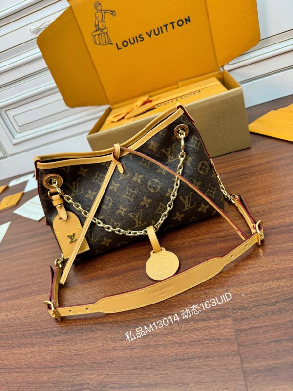 #157 M13014 Classic handbag