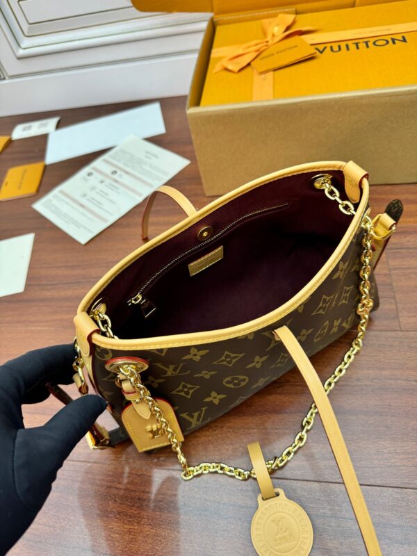 #157 M13014 Classic handbag - Image 8