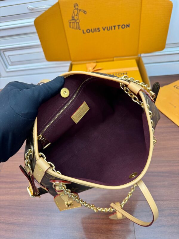 #157 M13014 Classic handbag - Image 9