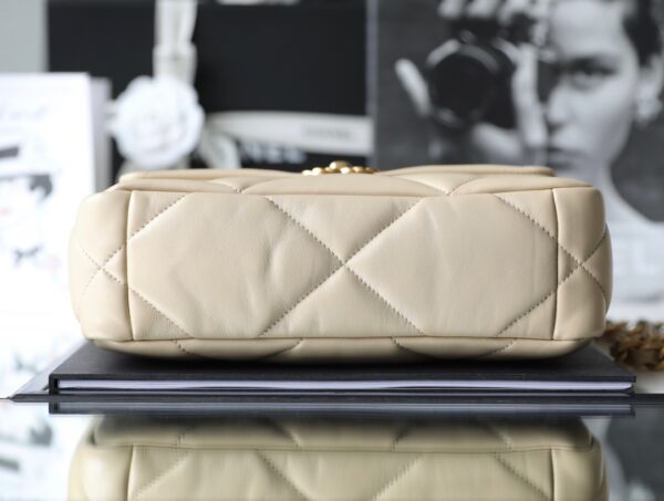 #153 CC 19bag Classic handbag - Image 7
