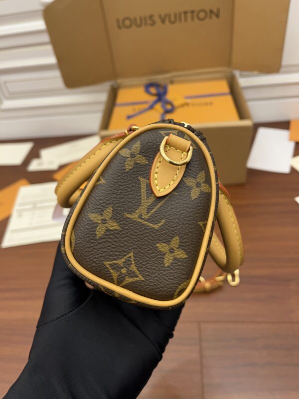 #160 M81085 Classic handbag - Image 4