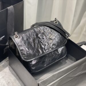 #152 633158 Classic handbag