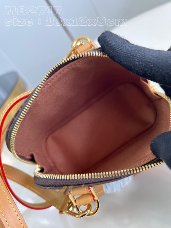 #161 M82717 Classic handbag - Image 10