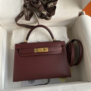 #158 M19cmh Classic red handbag