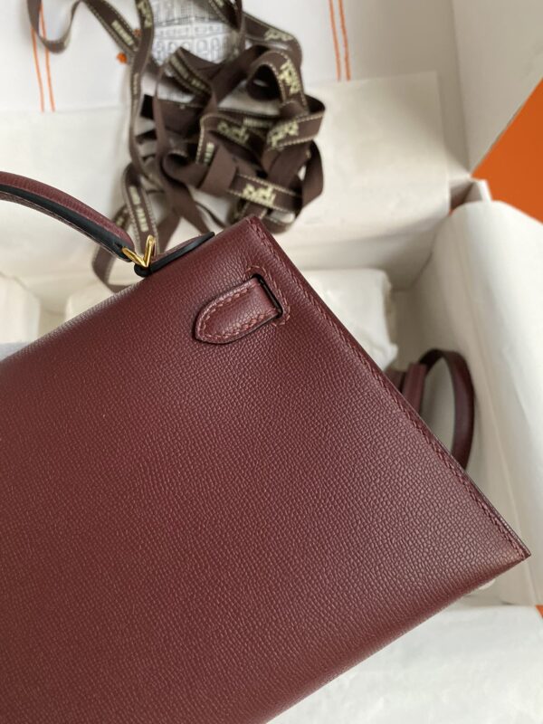 #158 M19cmh Classic red handbag - Image 6