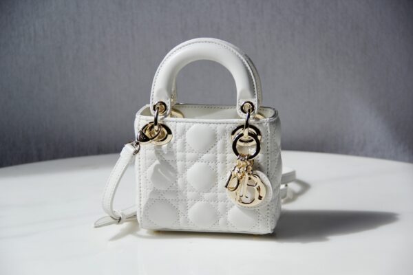 #163 44531Mini Classic handbag