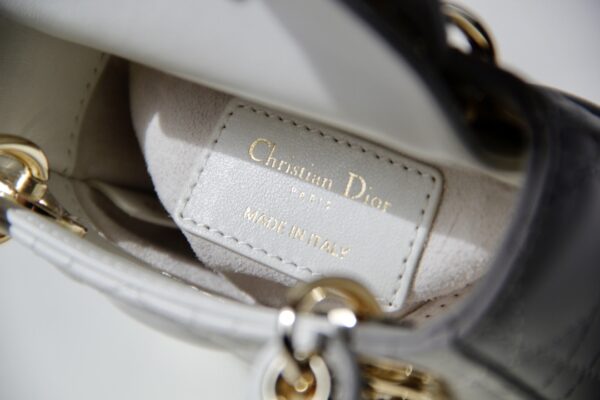 #163 44531Mini Classic handbag - Image 9