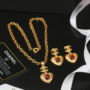 #168 Retro, exaggerated, high-end, elegant, light luxury and fashionable cc necklace earrings