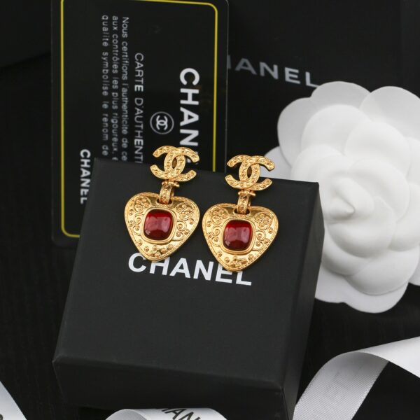 #168 Retro, exaggerated, high-end, elegant, light luxury and fashionable cc necklace earrings - Image 3