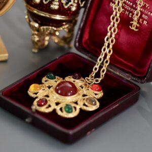 #167 Retro, exaggerated, high-end, elegant and light luxury fashion necklace