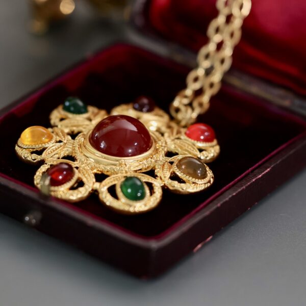 #167 Retro, exaggerated, high-end, elegant and light luxury fashion necklace - Image 3