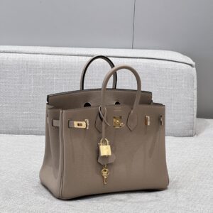 #196 Fashionable and high-end grey trench coat bag