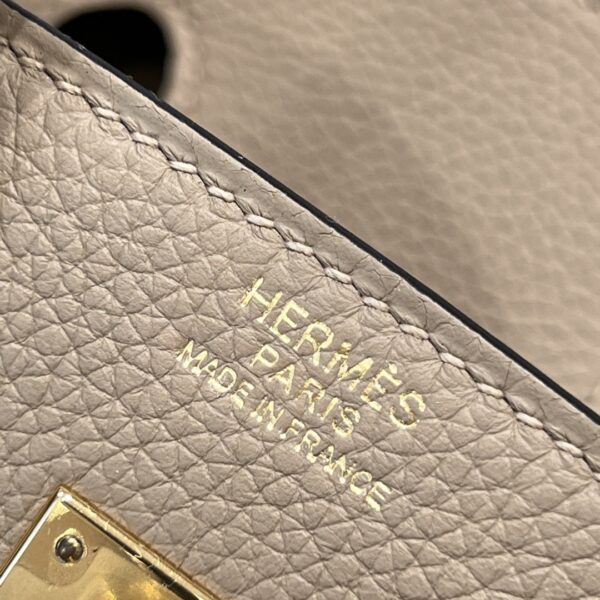 #196 Fashionable and high-end grey trench coat bag - Image 3