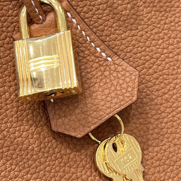 #199 Fashionable and high-end golden brown bag - Image 3