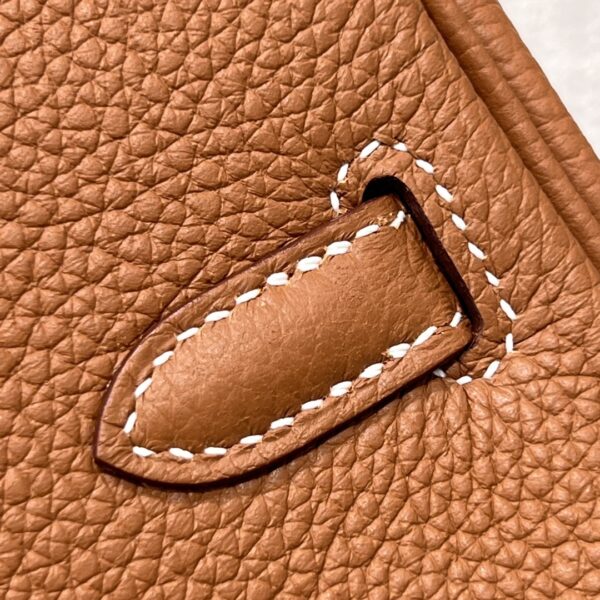 #199 Fashionable and high-end golden brown bag - Image 10