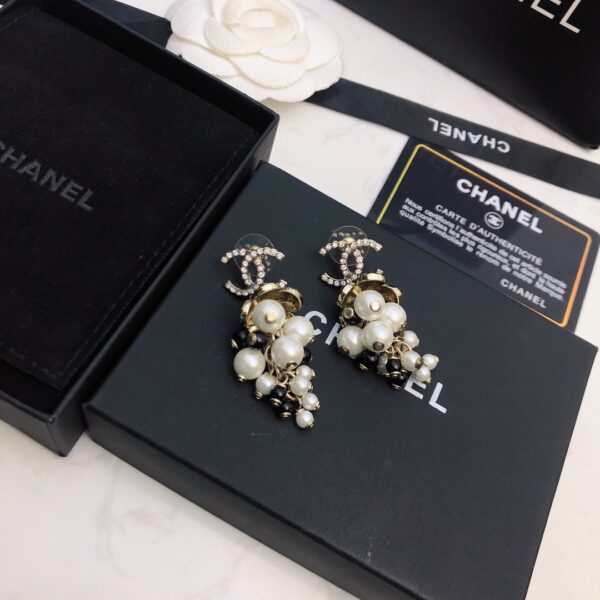 #208 Fashionable and High-end cc Pearl Earrings - Image 2