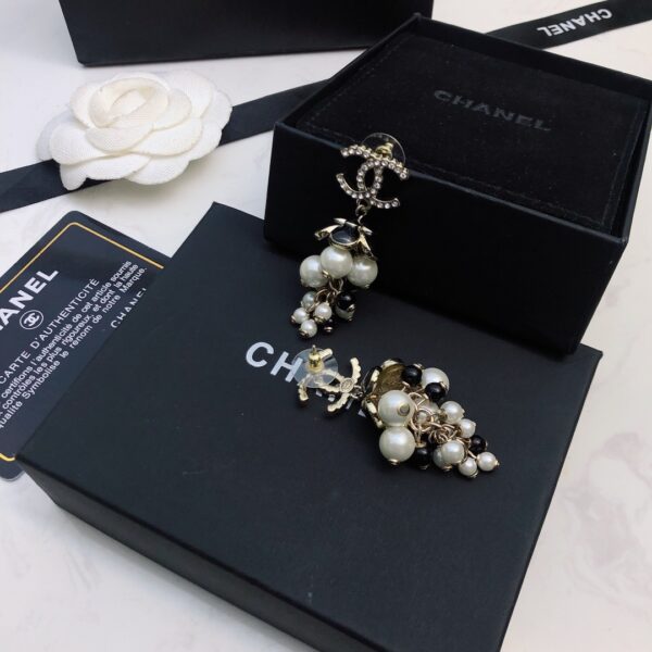 #208 Fashionable and High-end cc Pearl Earrings - Image 8