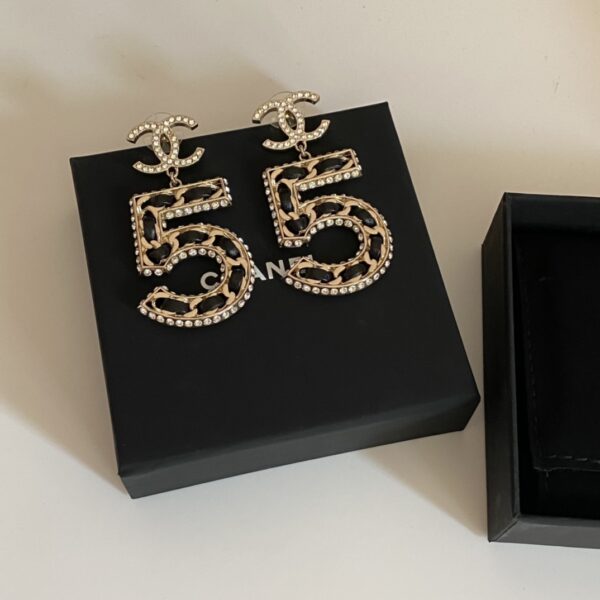 #204 Retro Classic Earrings - Image 4