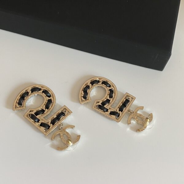 #204 Retro Classic Earrings - Image 6