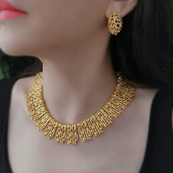 #296 Retro gold necklace, earrings and brooch set with a fashionable and high-end feel - Image 6
