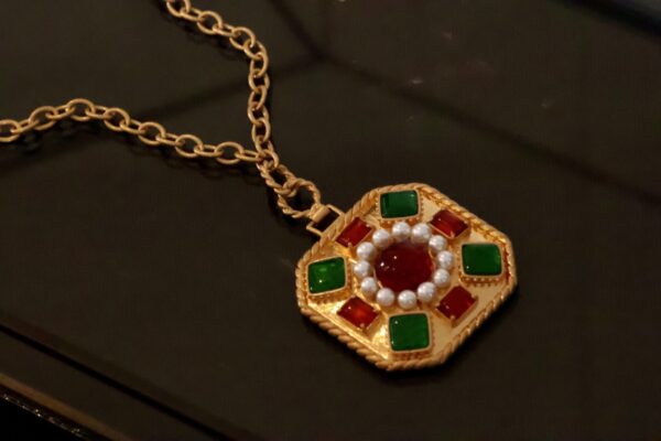 #306 Fashionable and high-end Retro Necklace, glass Pearl Necklace