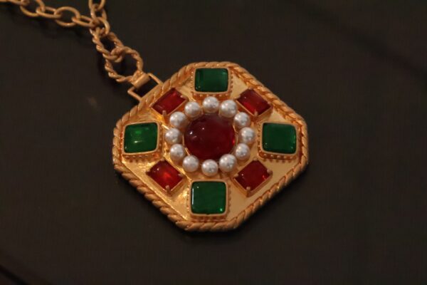 #306 Fashionable and high-end Retro Necklace, glass Pearl Necklace - Image 6