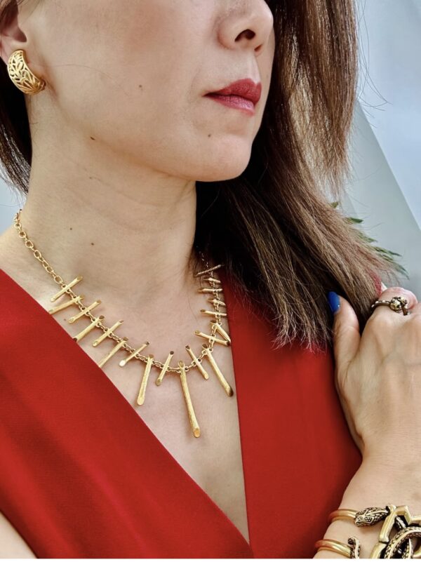 #305 Fashionable and High-end Retro Necklace, a niche design necklace - Image 2