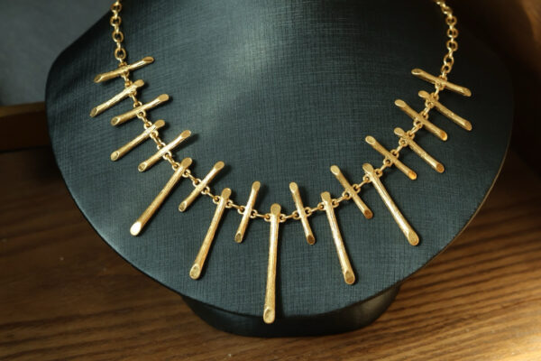 #305 Fashionable and High-end Retro Necklace, a niche design necklace - Image 9