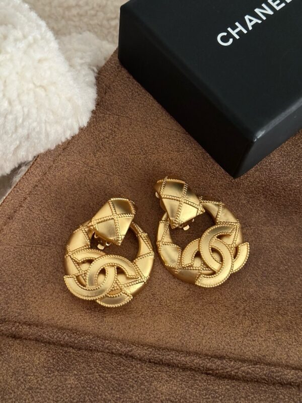 Vintage gold CC earrings, bracelet set - Image 3