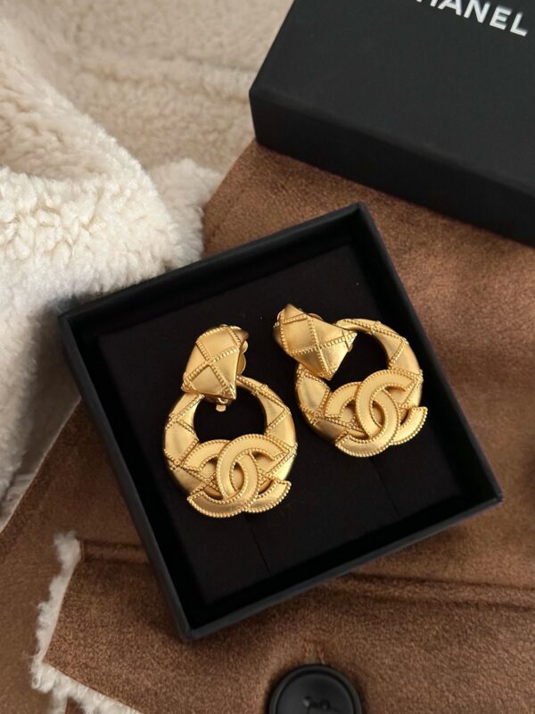 Vintage gold CC earrings, bracelet set - Image 4